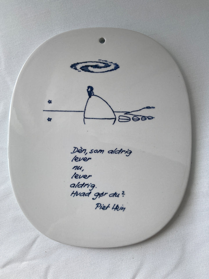 Piet hein Platter, ‘Bekymring trækker en negativ rente……..’ Royal Copenhagen