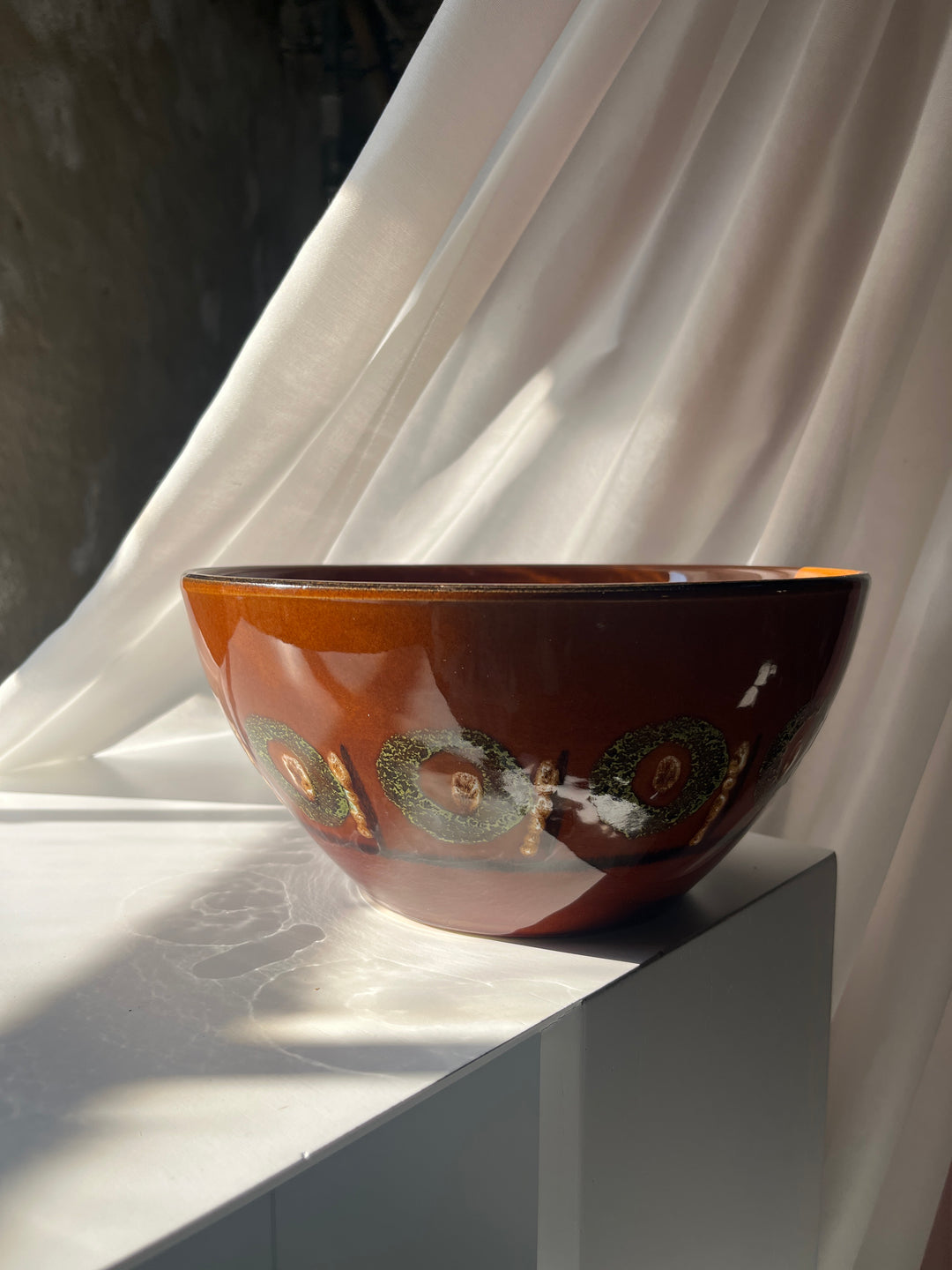 Glazed bowl, ceramic