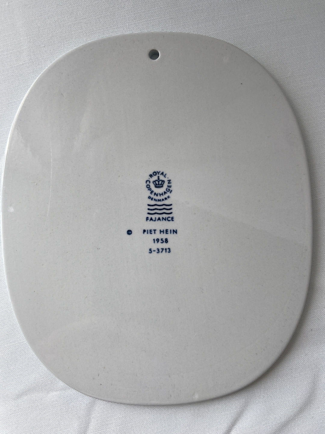 Piet hein Platter, ‘Bekymring trækker en negativ rente……..’ Royal Copenhagen