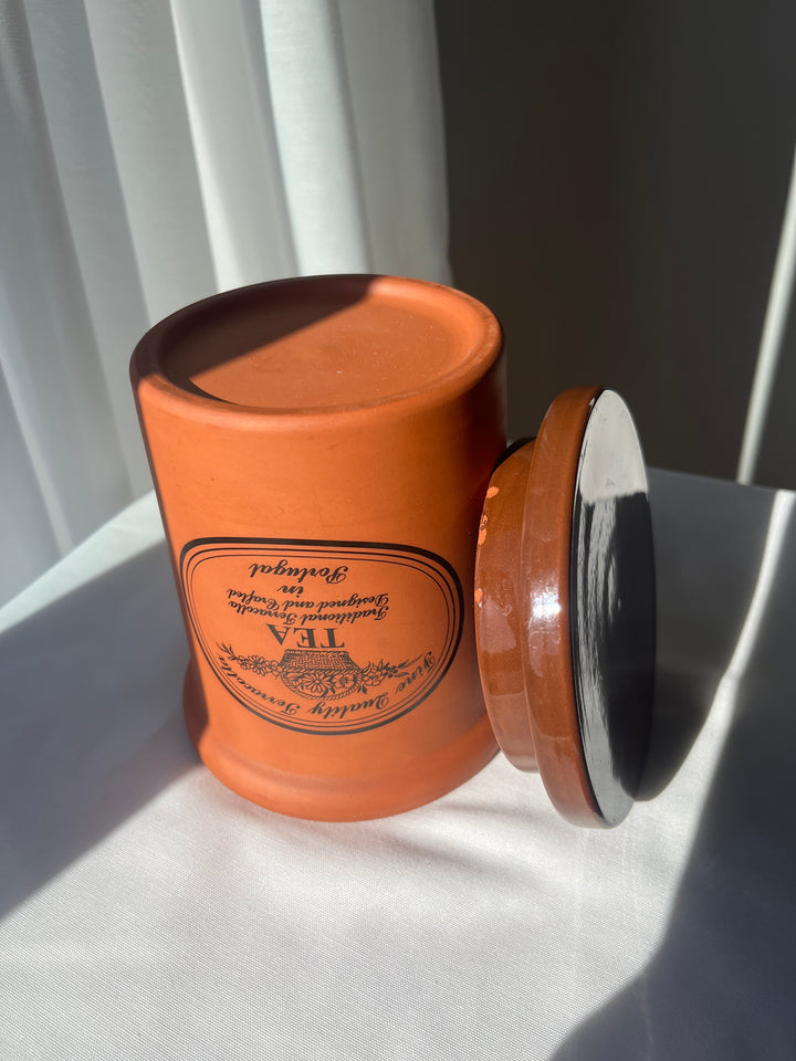 Tea pot T