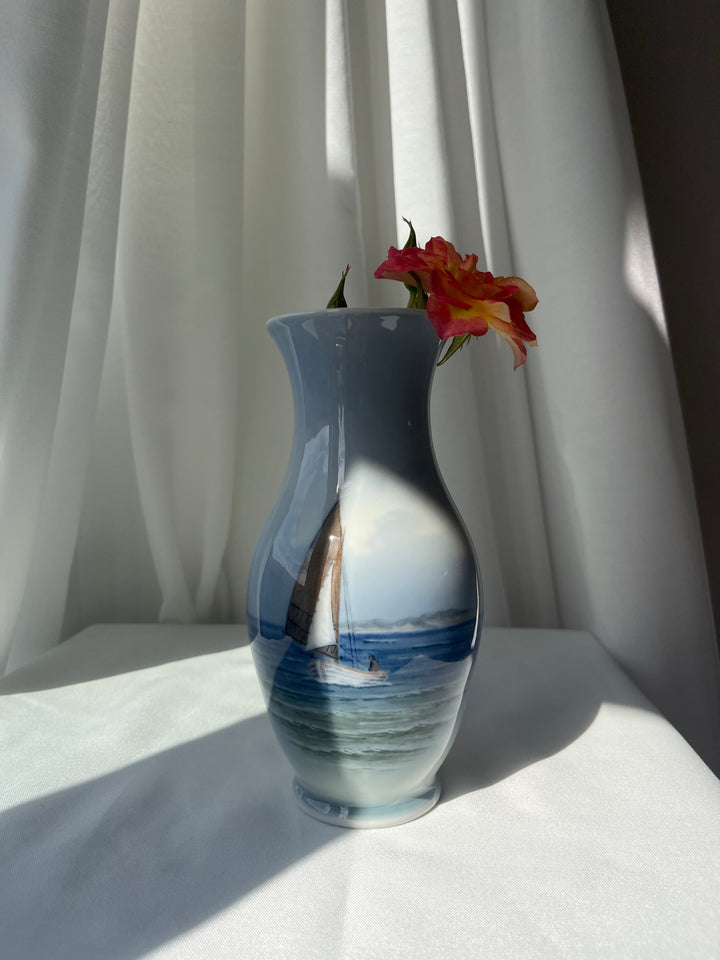 Royal Copenhagen Vase ‘Sejlbåd’