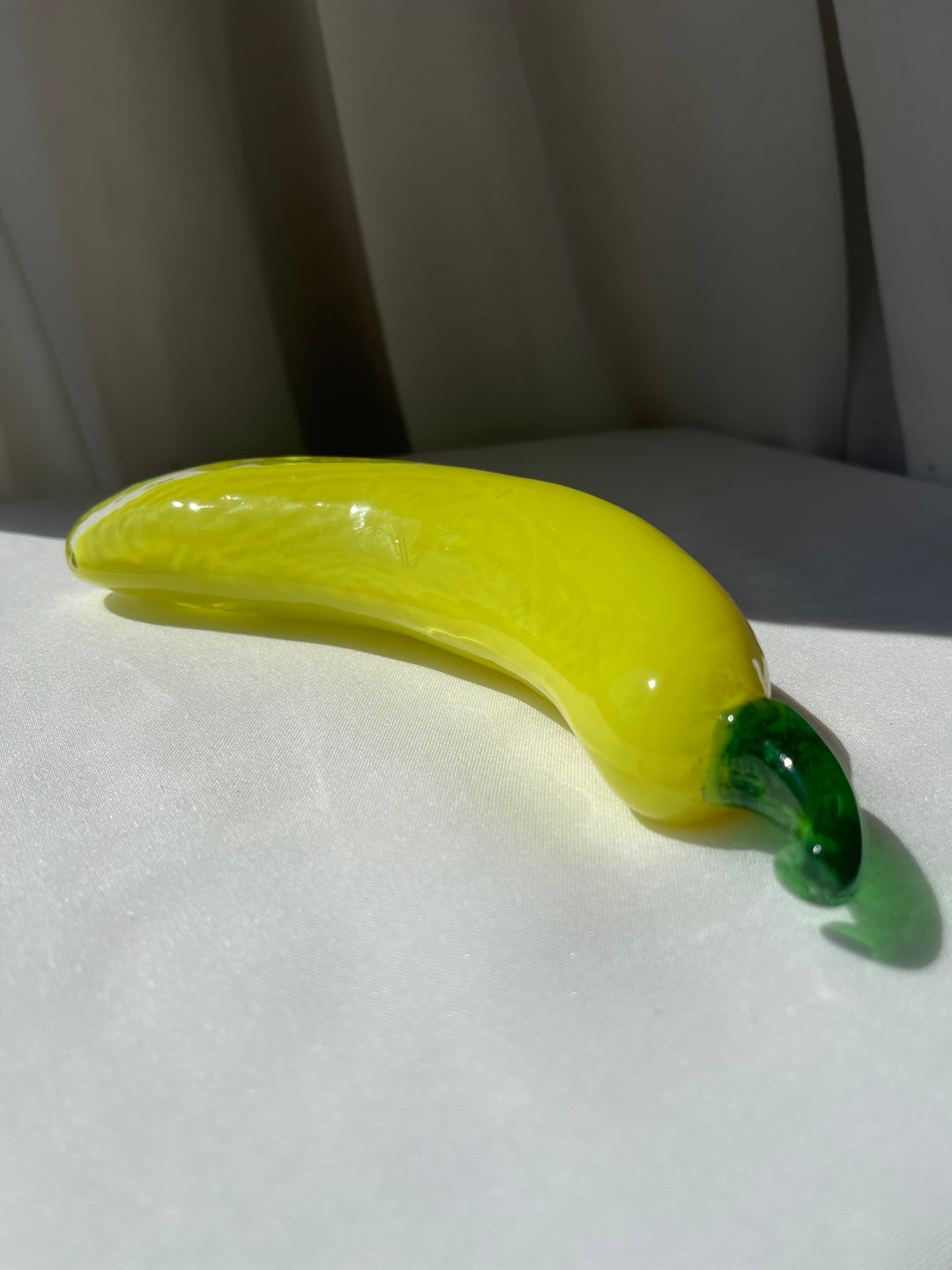 Dekorative frugtfigur i glas