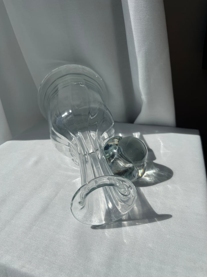Carafe with groove effect and beautiful glass stopper
