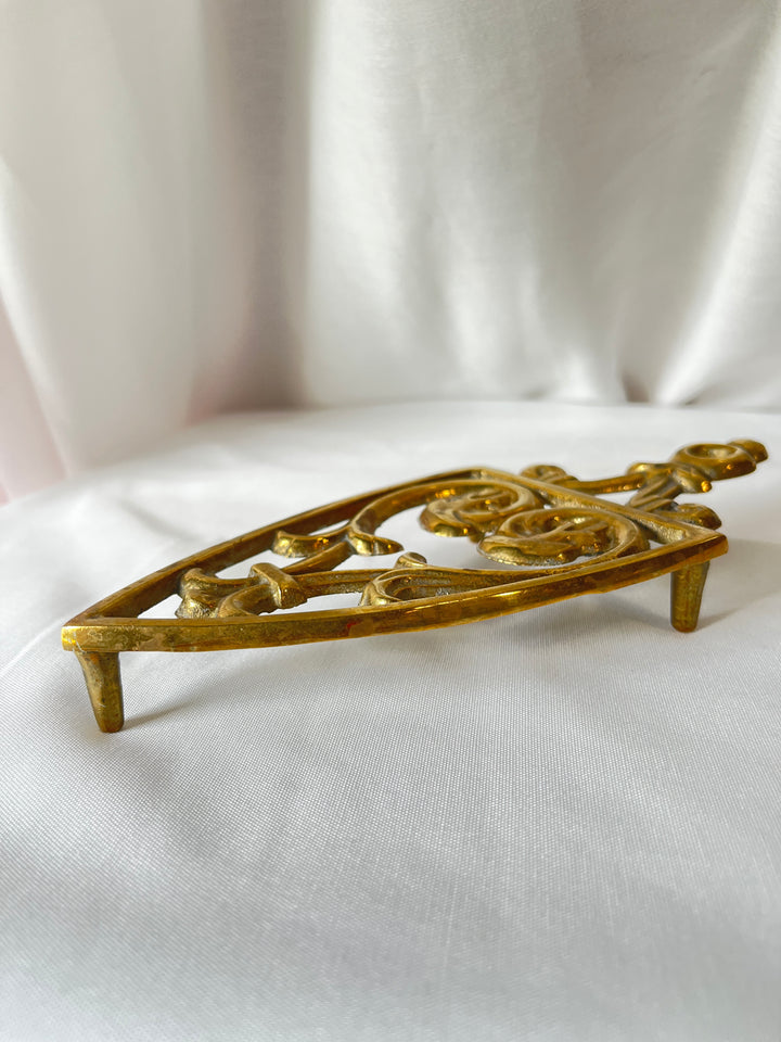 (MB)Brass iron coaster suitable as a table coaster or wall hanging. (lot 377)