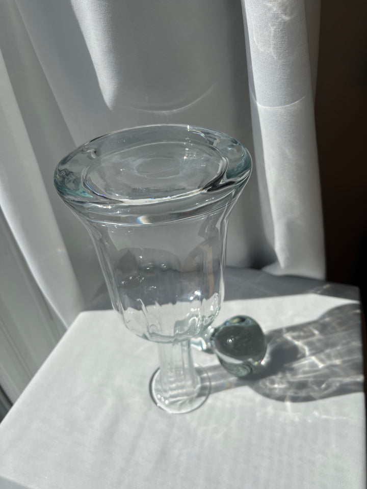 Carafe with groove effect and beautiful glass stopper