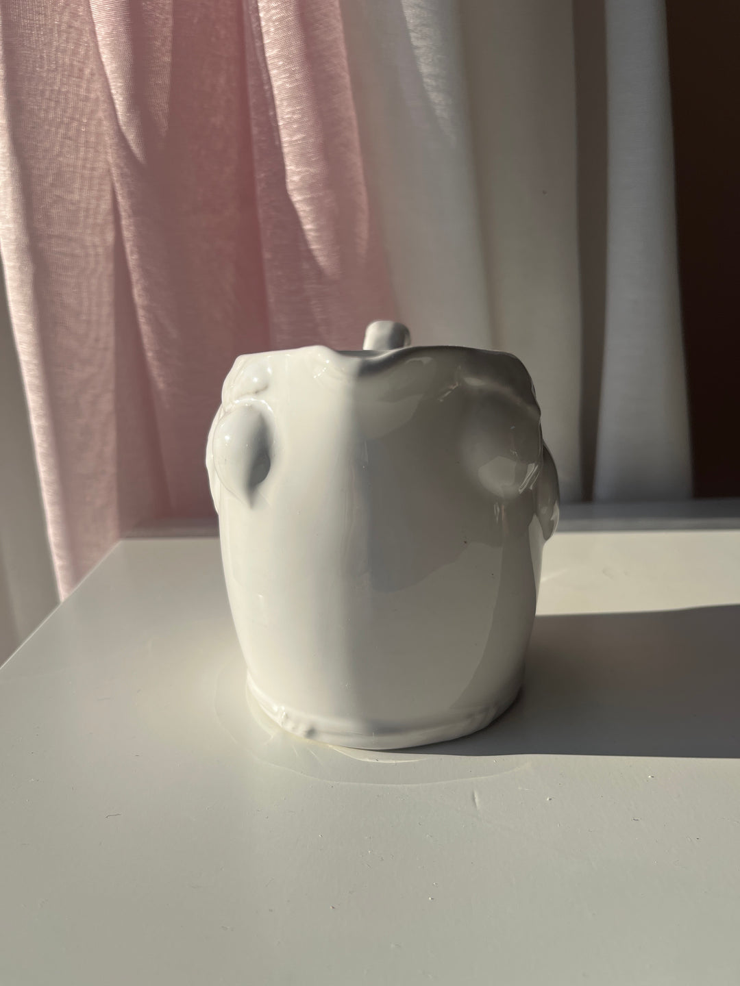 Mælkekande med dekorativ relief