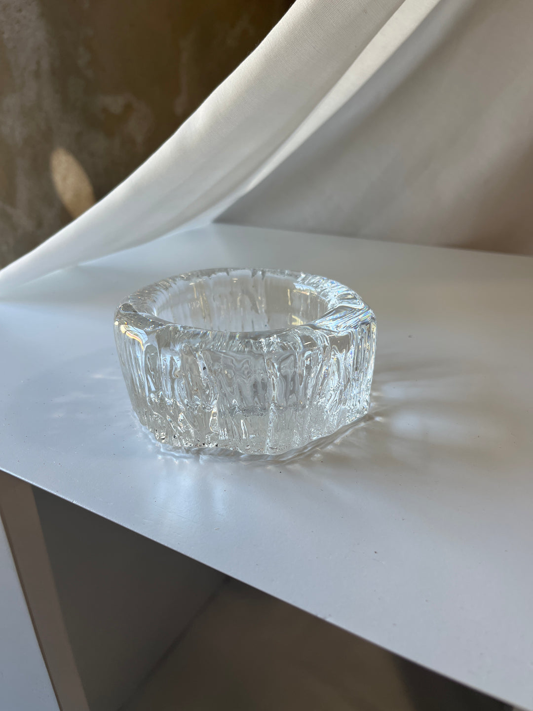 SOSMassiv Glass bowl with textured surface