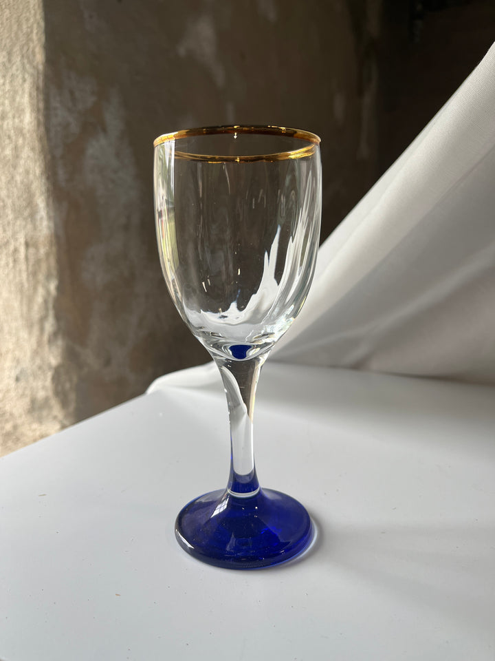 Hvidvins glas blå fod/ Guld kant