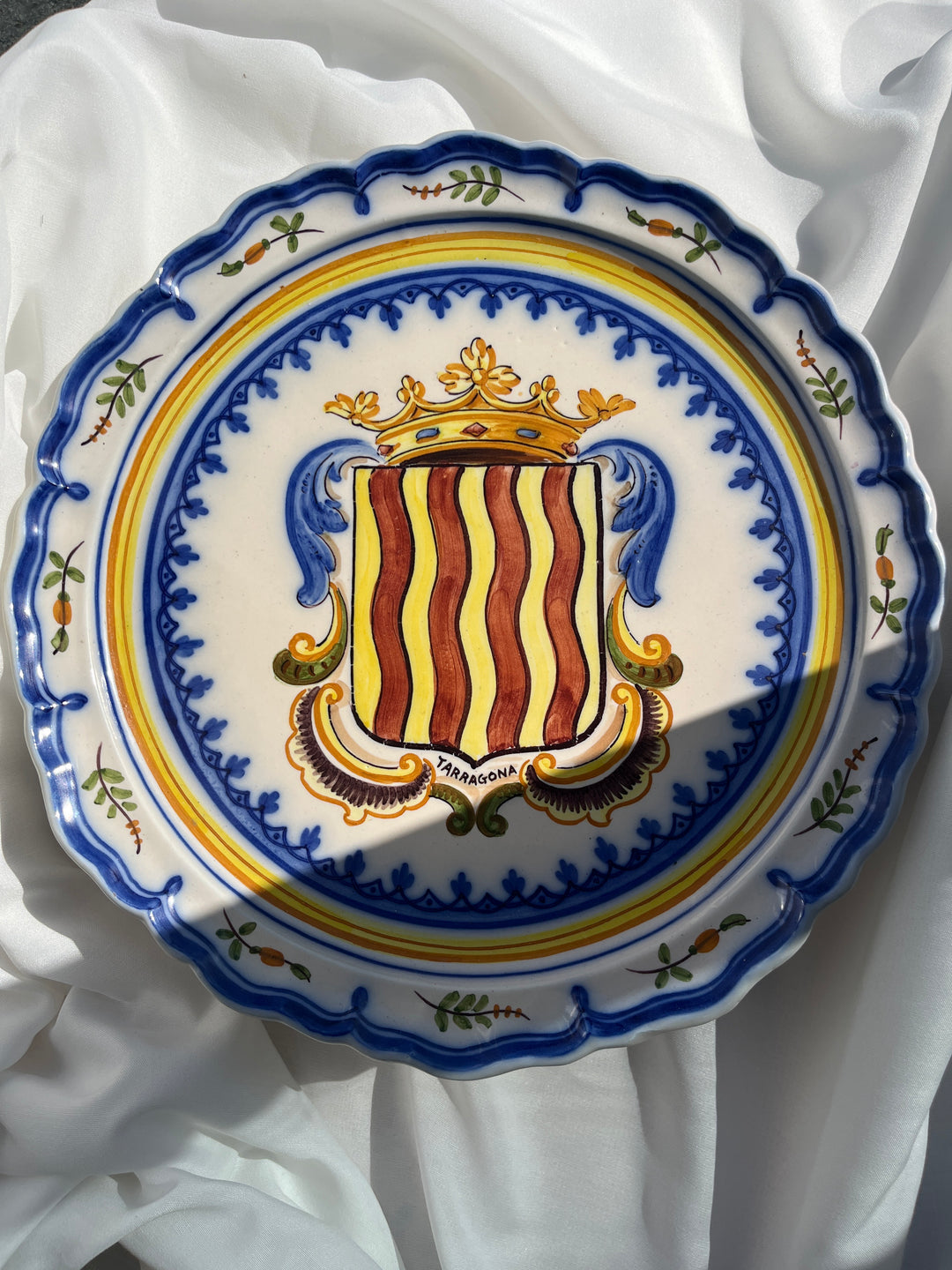 `Manises` - Spanien. Håndmalet fad/platte