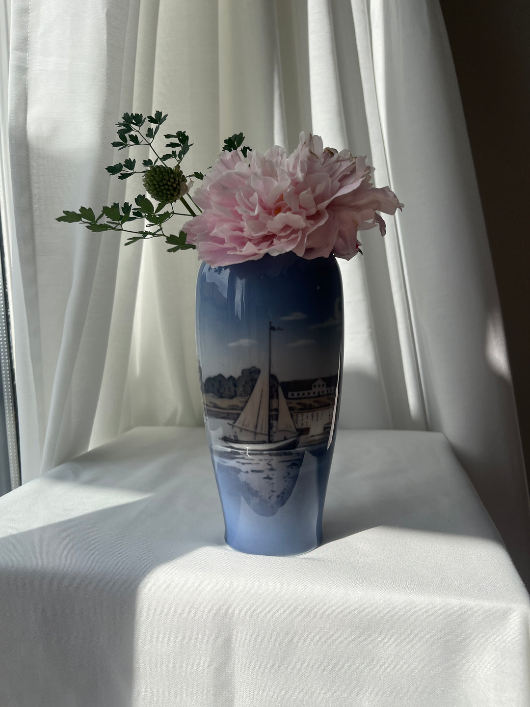 Royal Copenhagen vase med Sejlskib i Guldborgsund nr. 4468