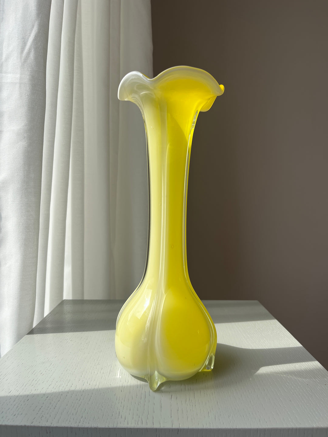 Vintage Gul opaline vase