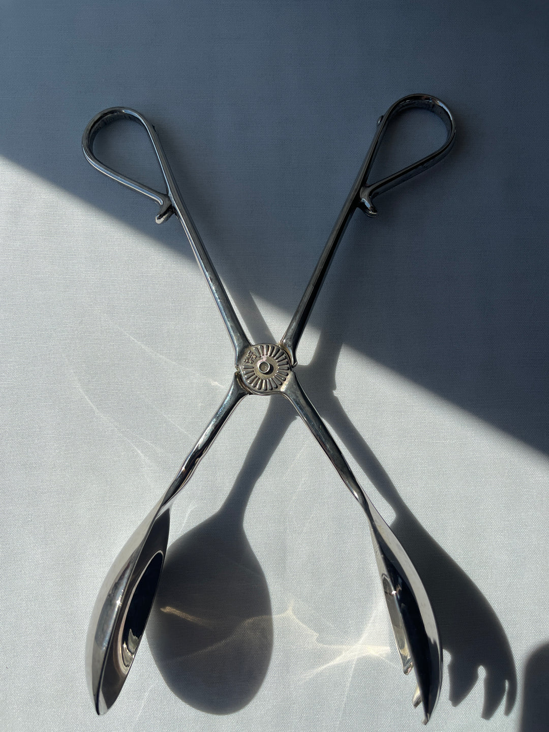 Serving tongs