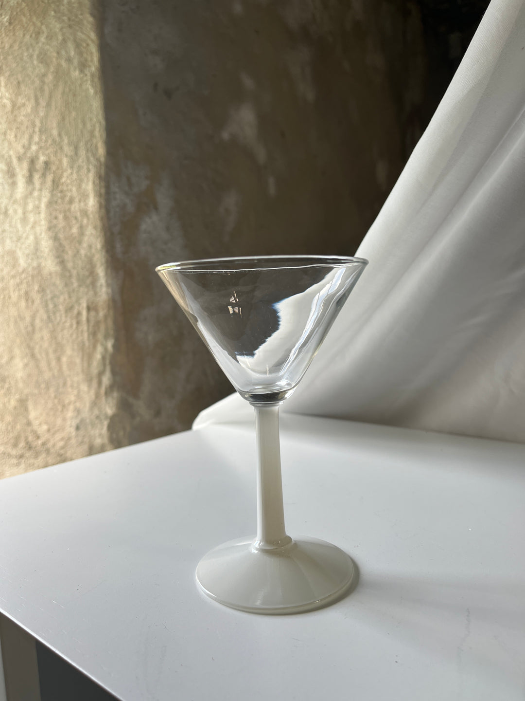 Leonardo - Cocktail glass with red stem