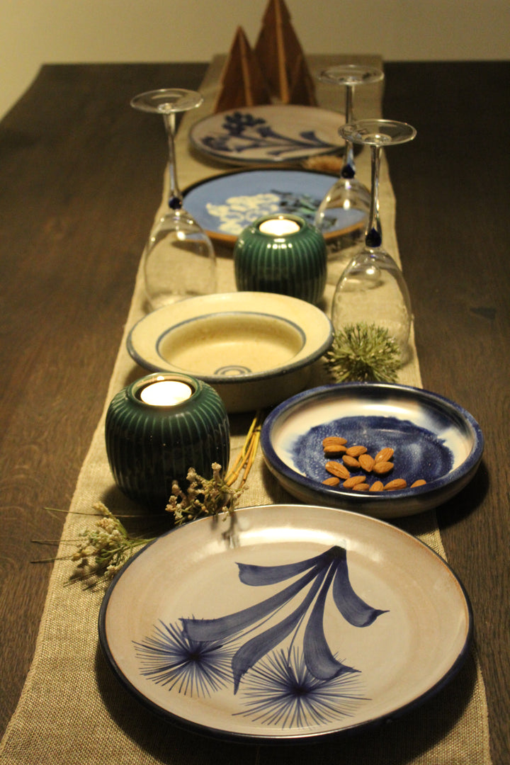 Hand-painted Italian plates, 2 pieces.