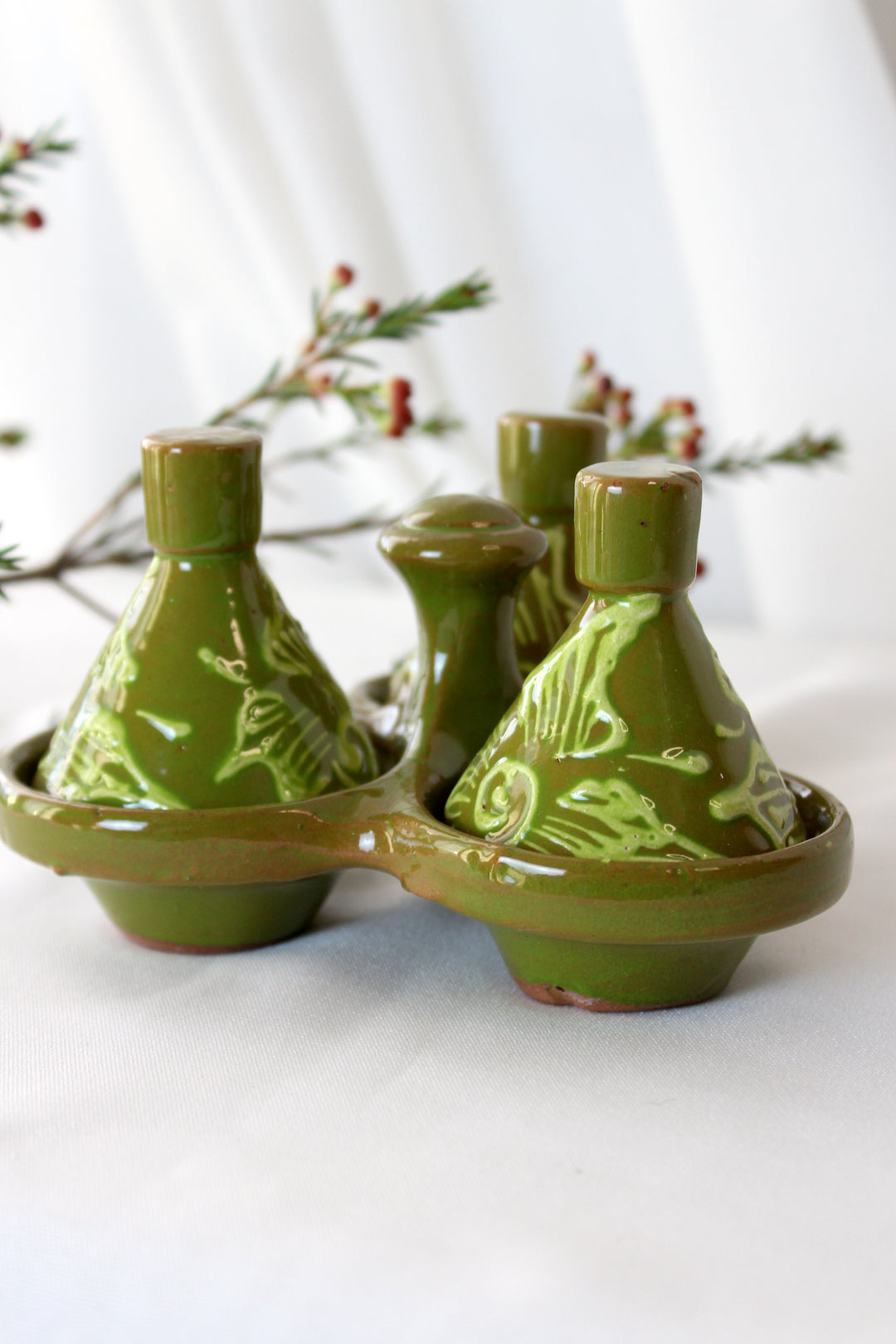 Salt and pepper trough