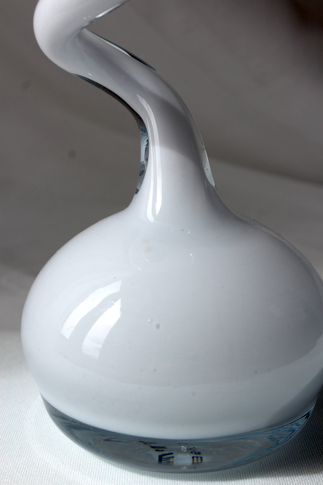 Normann - SWING vase, white