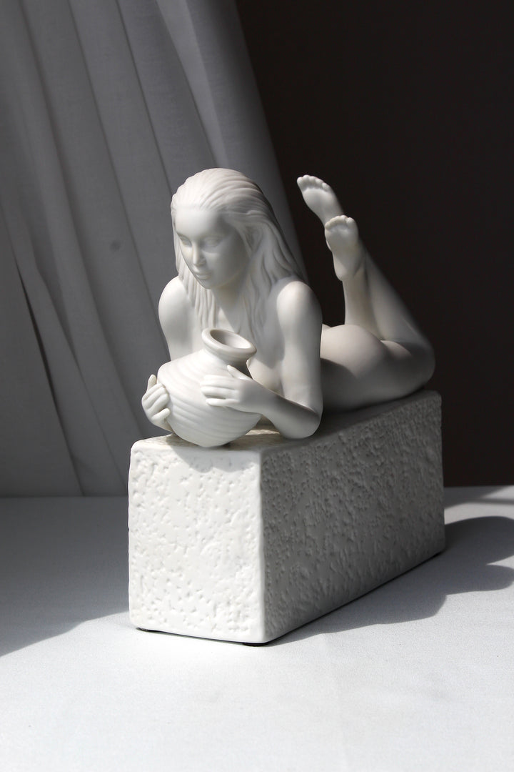 (P)Royal Copenhagen - Zodiac figure, Aquarius