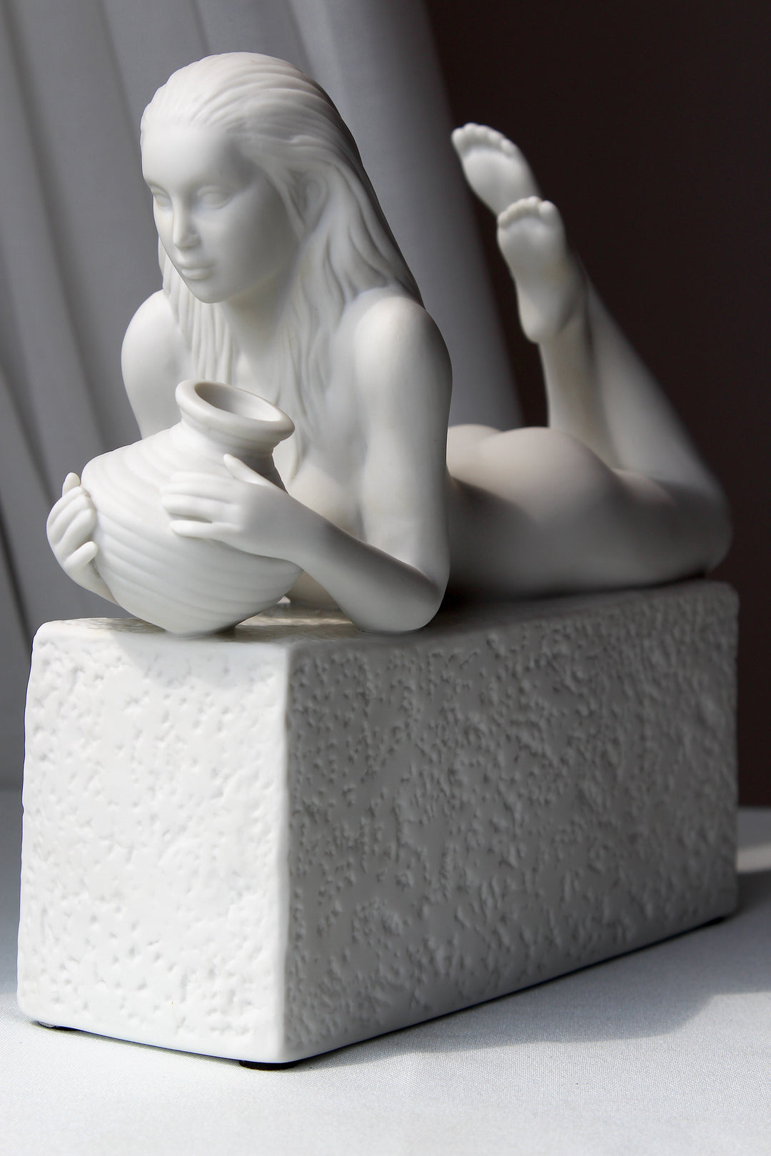 (P)Royal Copenhagen - Zodiac figure, Aquarius