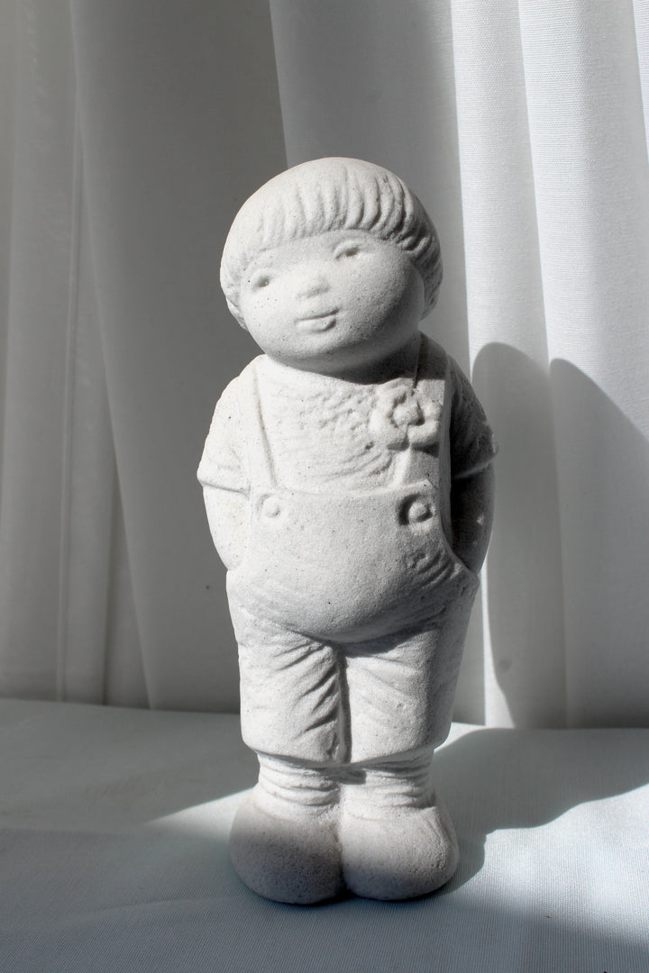 Marbell - Boy sculpture