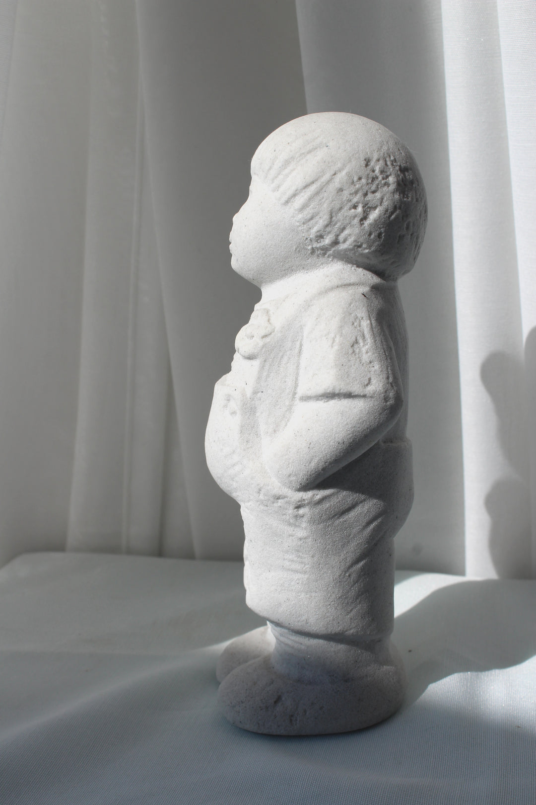 Marbell - Boy sculpture
