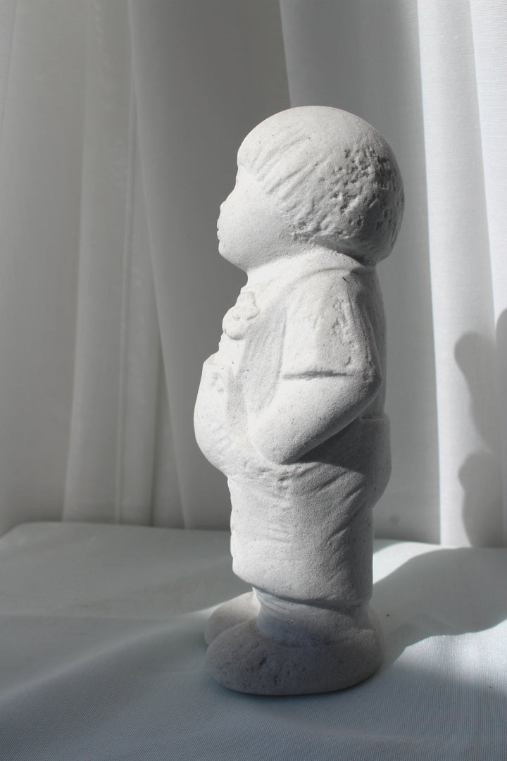 Marbell - Boy sculpture