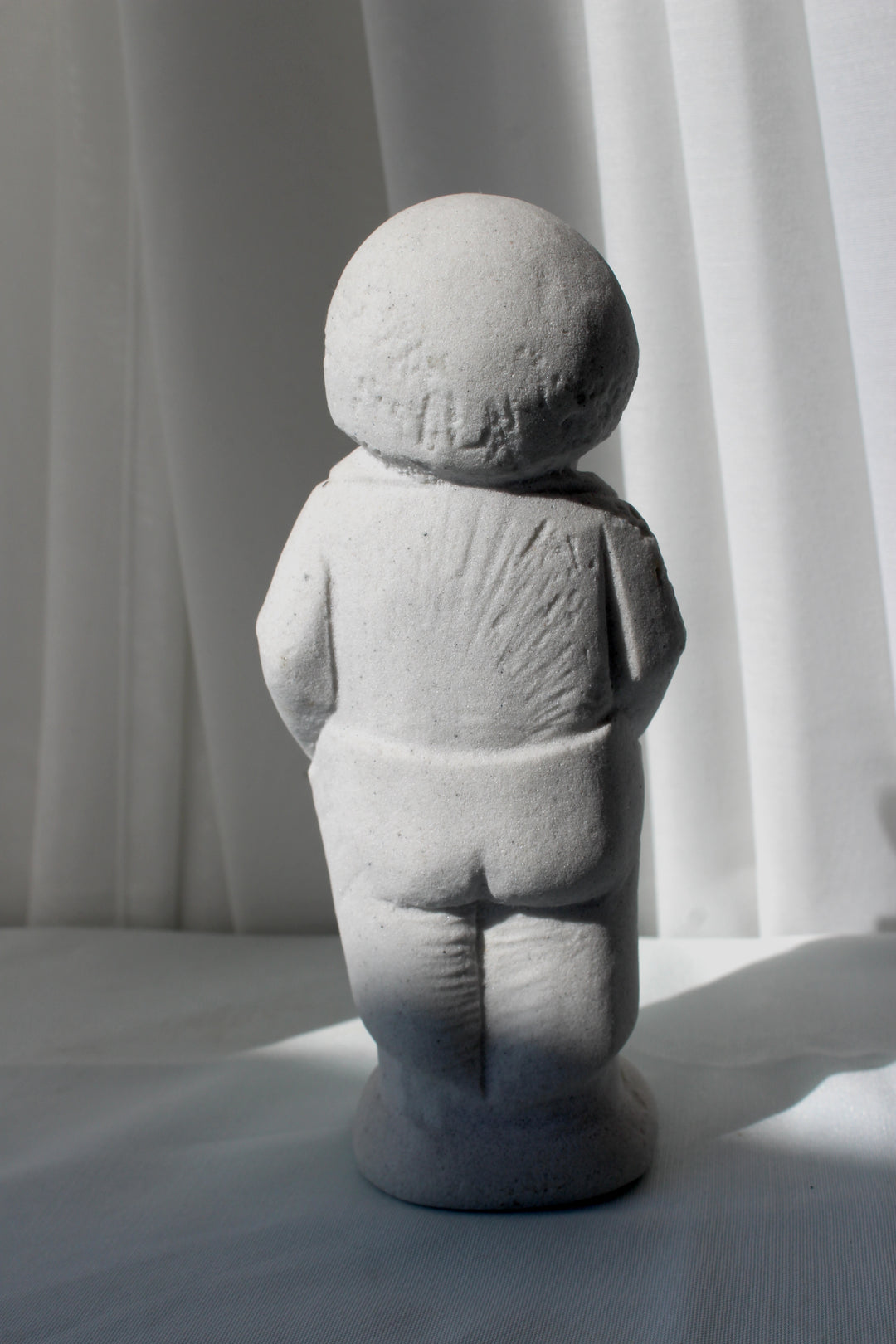 Marbell - Boy sculpture
