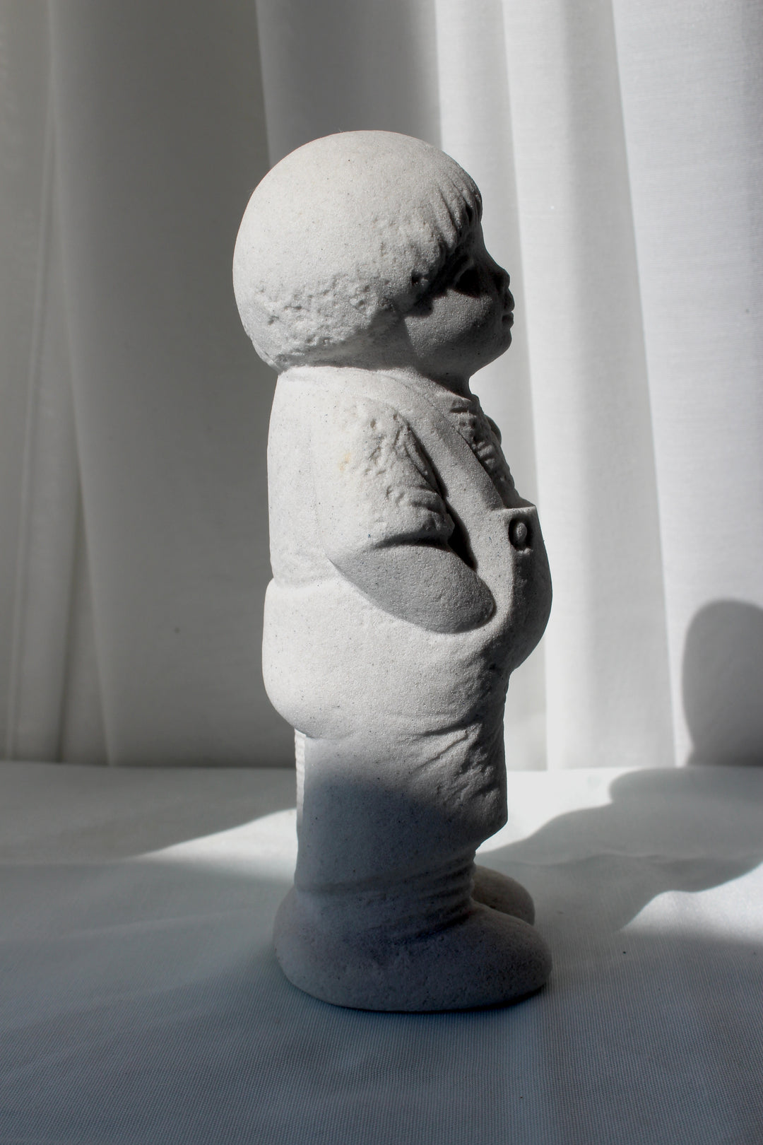 Marbell - Boy sculpture