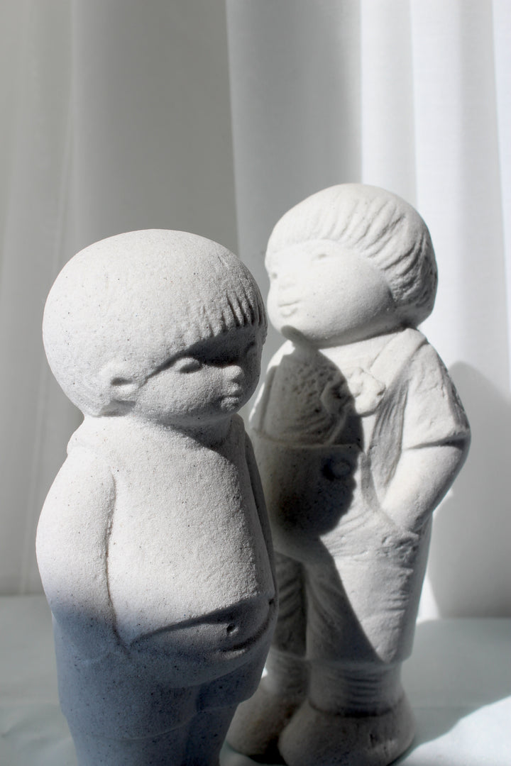 Marbell - Boy sculpture